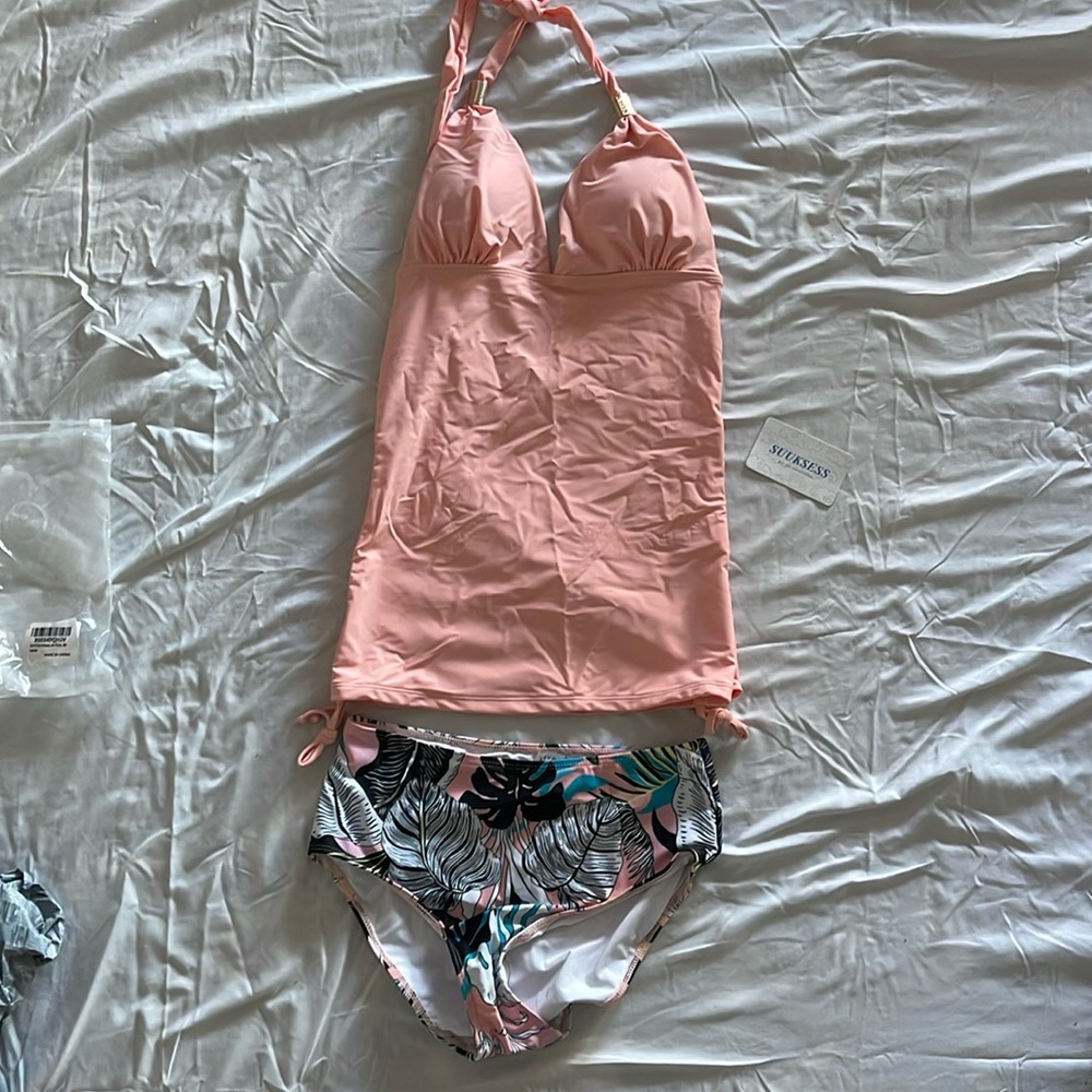 Tankini top and bottoms. Size medium
